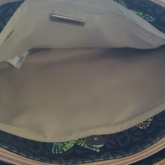 Gianna Butterfly π¦ Purse π - Picture 8 of 17